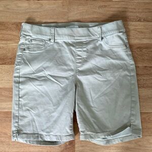 Revery stretch waist shorts VGUC